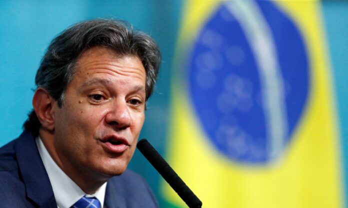 O projeto de uma moeda única entre Brasil e Argentina que substitua o real e o peso não existe, disse o ministro da Fazenda, Fernando Haddad. Em