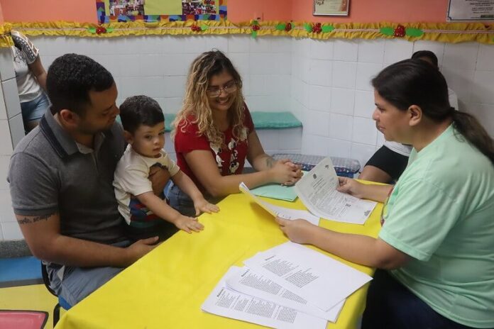 Esta segunda-feira, 30/1, marcou o primeiro dia de matrículas nas 24 creches da Prefeitura de Manaus, coordenadas pela Semed.
