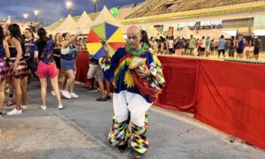 Após dois anos, tradicional Galo de Manaus anima foliões