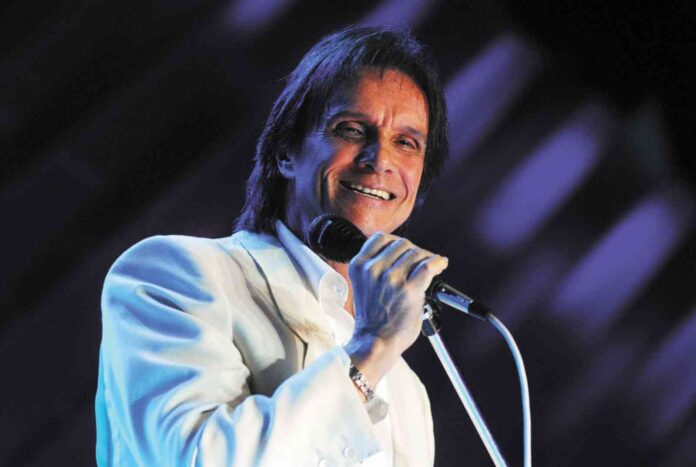A Prefeitura de Manaus informou que o cantor Roberto Carlos estará em Manaus no dia 27 de fevereiro apenas para ser homenageado.