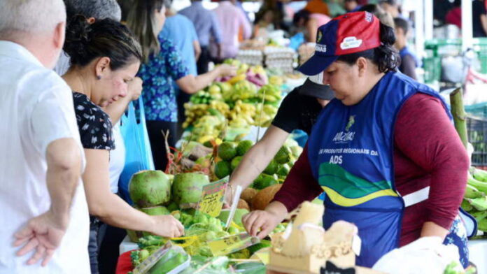 O Governo do Amazonas, por meio da ADS, inaugurou a 4ª edição da Feira de Produtos Regionais em Iranduba.