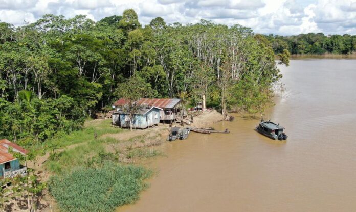 A ação criminosa acontece 72 horas antes da viagem da comitiva do governo federal que vai à Atalaia do Norte, no Amazonas.