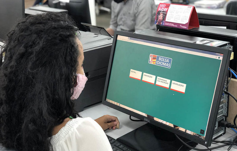O PL quer ampliar o alcance do público-alvo, que passará a ser a partir de 10 anos de idade.
