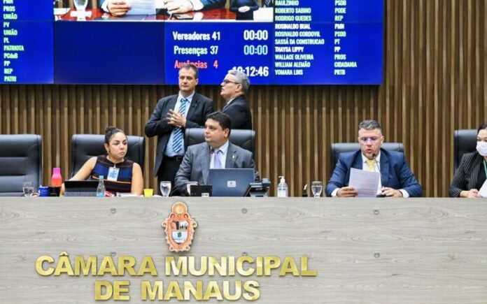 Durante a votação do projeto de lei, dos 42 vereadores da CMM, apenas Rodrigo Guedes (Republicanos) se mostrou contrário a proposta.