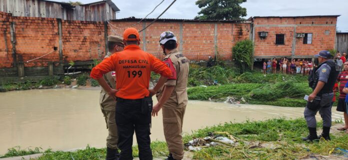 Prefeitura de Manaus contabiliza mais de 120 ocorrências de chuva neste domingo