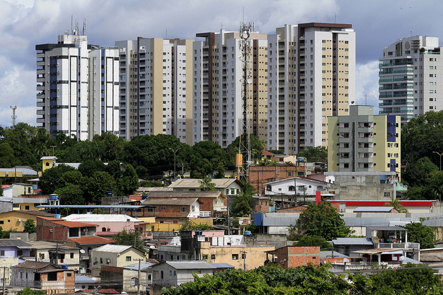 A Prefeitura de Manaus decidiu revisar os valores do IPTU devido ao grande número de reclamações e inconsistências cadastrais.