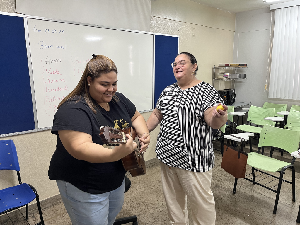A Fundação Universidade Aberta da Terceira Idade (FUnATI) está oferecendo oficinas de Musicoterapia