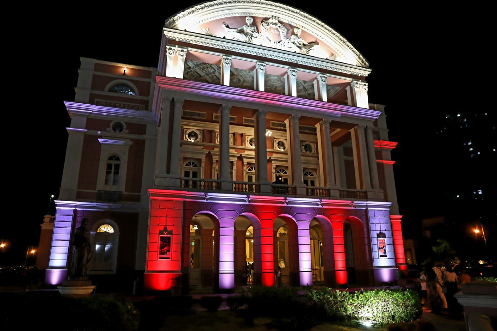 Secretaria de Cultura e Economia Criativa divulga lista dos classificados no edital de autorização de uso gratuito do Teatro Amazonas