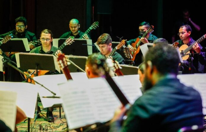 Música Popular Brasileira com a Orquestra de Violões é uma das atrações desta semana.