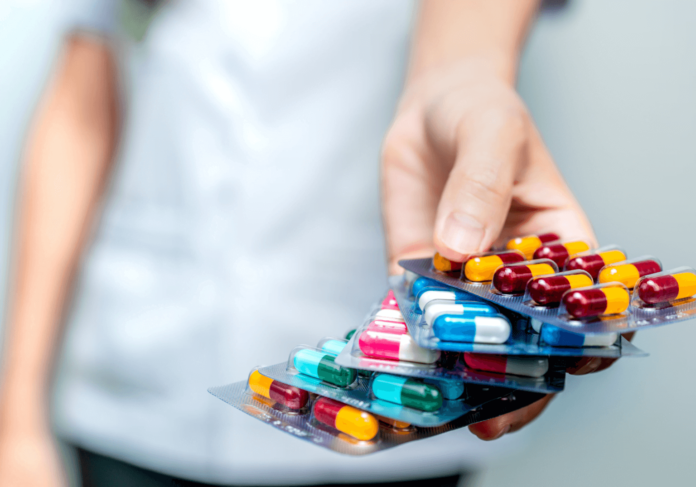 De acordo com o Sindicato da Indústria de Produtos Farmacêuticos (Sindusfarma), os remédios devem ter um aumento de 5,6% a partir de abril.