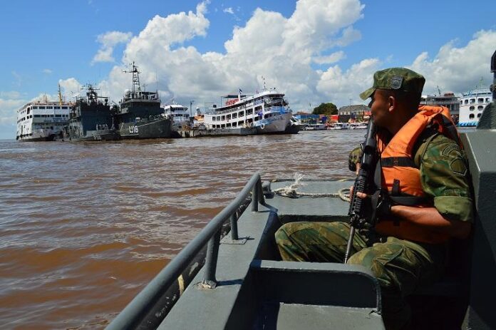 A falta de segurança para embarcações e passageiros que navegam pelos rios amazonenses foi debatida pelos deputados nesta quarta-feira (22)