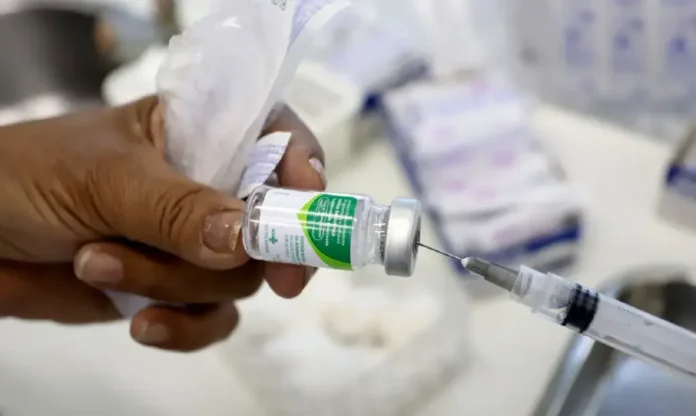 O governador Wilson Lima anunciou o recebimento de mais de 1,7 milhão de doses da vacina contra a gripe.