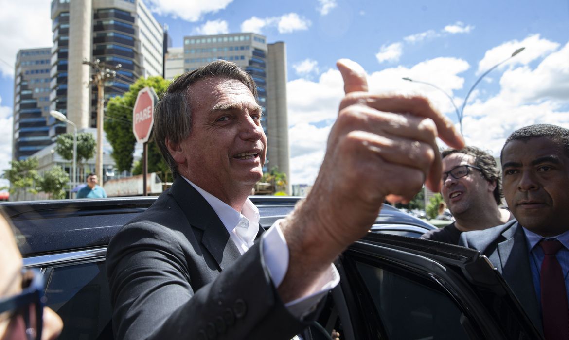 Na sede da PF em Brasília, Jair Bolsonaro disse que postagem que incentivava os atos golpistas foi 