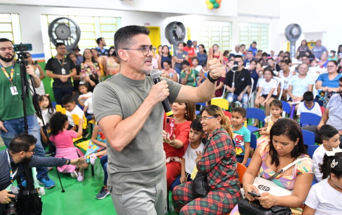 O prefeito de Manaus, David Almeida (Avante), entrega hoje mais três escolas reformadas. 