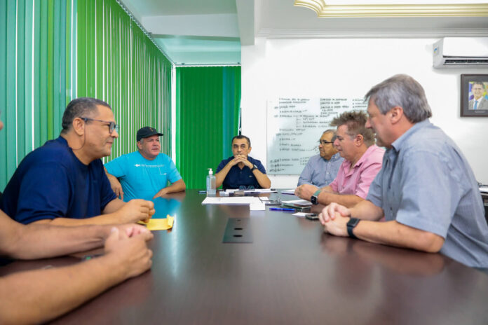 Representantes do Sinetram e do Sindicato dos Rodoviários se reuniram para discutir o reajuste salarial anual dos profissionais.