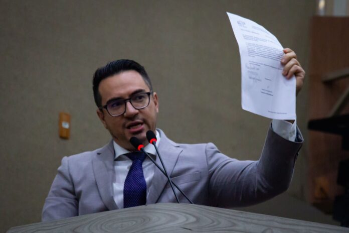 O vereador de Manaus, Rodrigo Guedes (podemos), apresentou requerimento pedindo a investigação do programa 