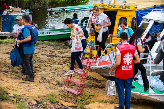 A Prefeitura de Manaus promoveu uma ação voltada aos indígenas da Aldeia Baré Yumuatirisa Ruka, situada na comunidade São Sebastião.