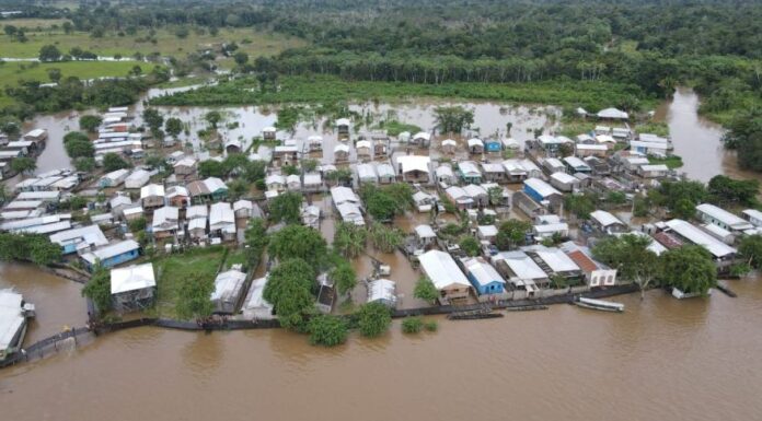 O Amazonas é marcado por uma grande desigualdade social e carência de políticas públicas efetivas para prevenção aos efeitos das mudanças climáticas.