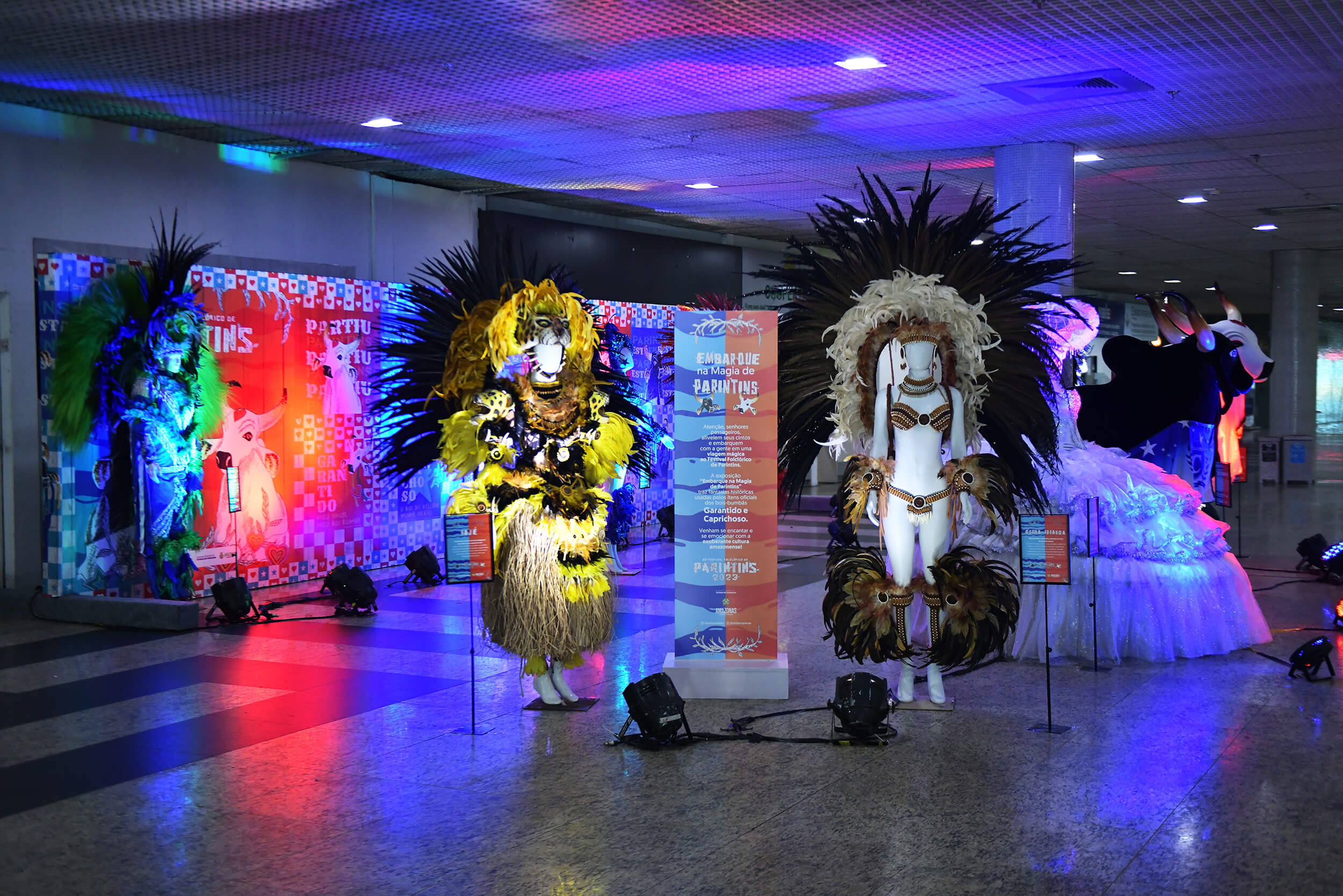 A mostra apresenta peças exclusivas da indumentária dos principais itens do maior Festival Folclórico a céu aberto do mundo.