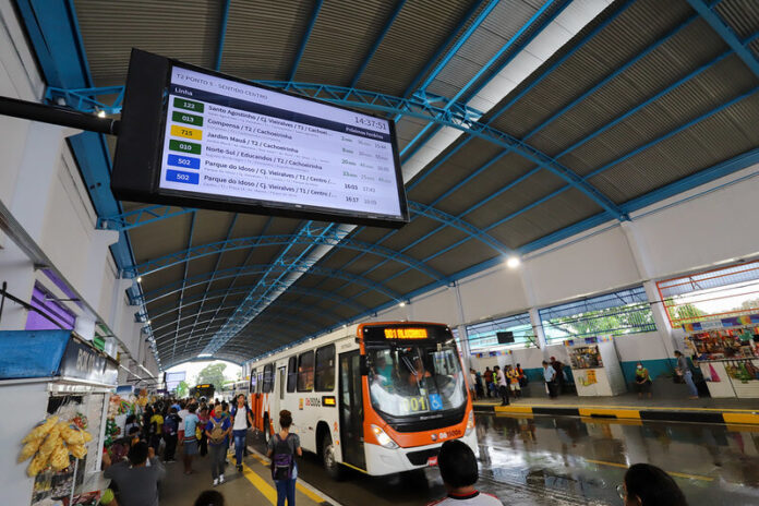 A frequente depredação causada nos terminais de ônibus de Manaus têm gerado um custo anual de R$ 192 mil para a prefeitura.