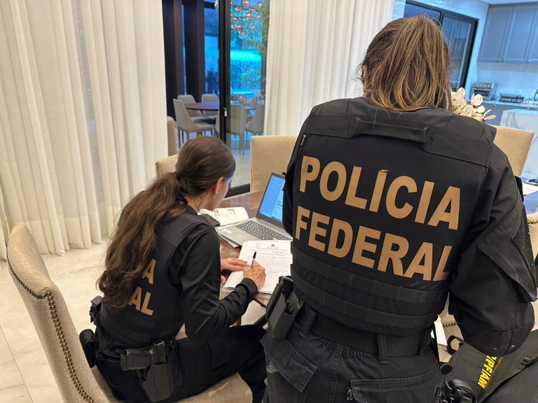 A PF, em ação conjunta com a Receita Federal e o MPF, deflagrou a Operação 