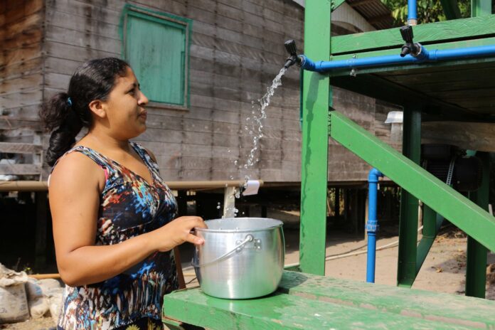 Ação contempla comunidades ribeirinhas com água potável