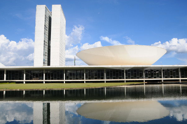 Átila Lins não apresentou projetos de lei em Brasília