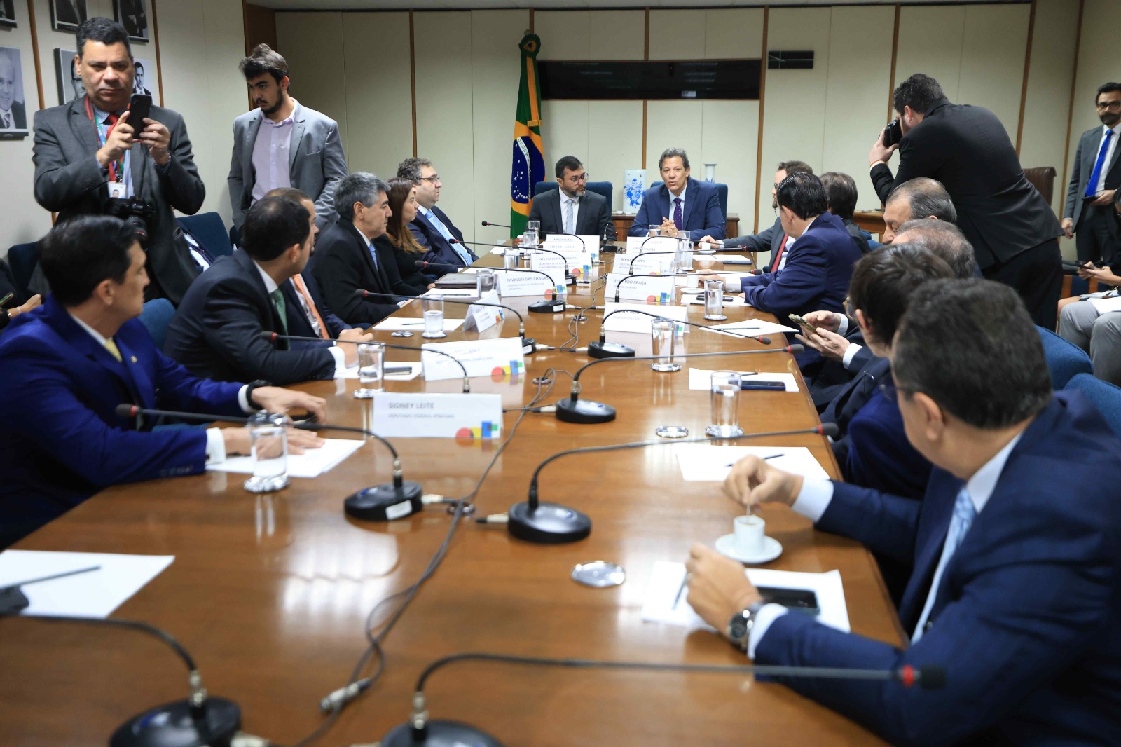 Governador estava acompanhado da bancada federal do Amazonas, que contribuiu com a construção da proposta
