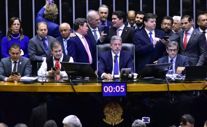 Dos oito deputados federais do Amazonas, apenas o capitão Alberto Neto, do PL, votou contra a proposta da Reforma Tributária e novo arcabouço fiscal