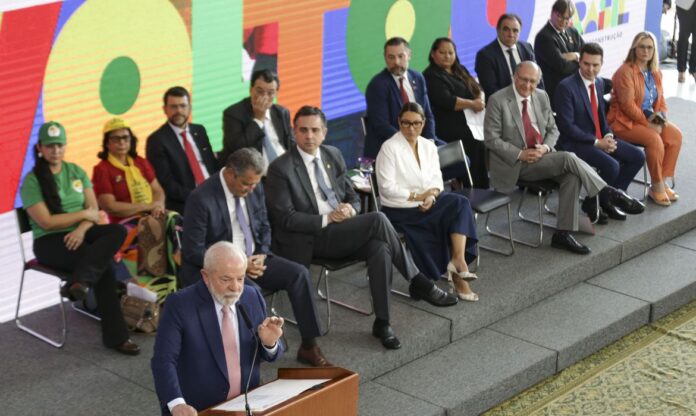 O presidente Luiz Inácio Lula da Silva durante cerimônia de assinatura do projeto de lei que cria o novo programa Minha Casa, Minha Vida. Foto: Marcelo Camargo/Agência Brasil