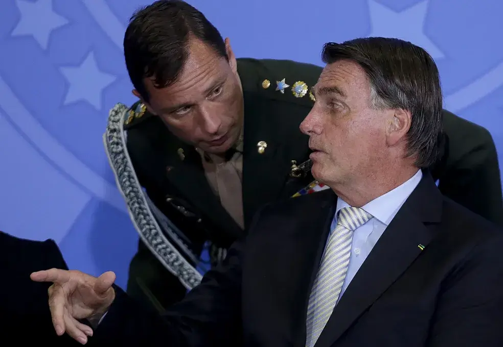 Especialista legal esclarece critérios para uma possível prisão preventiva do ex-presidente Jair Bolsonaro.