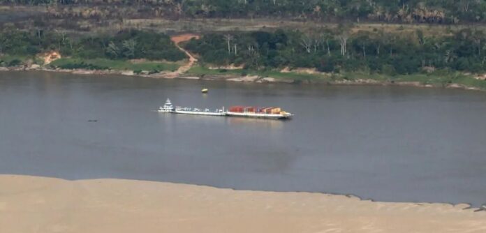 A bancada do Amazonas está se mobilizando para reverter uma portaria que proíbe a navegação a noite em alguns rios.
