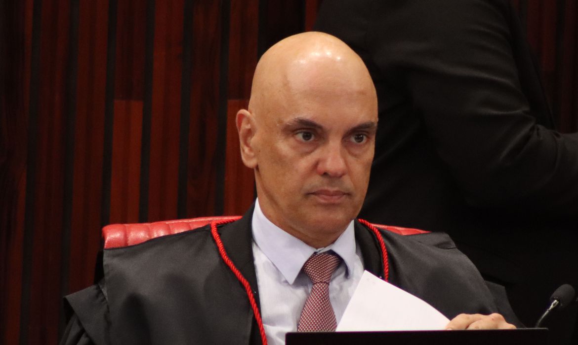 STF: Alexandre de Moraes decide validar decreto do IOF