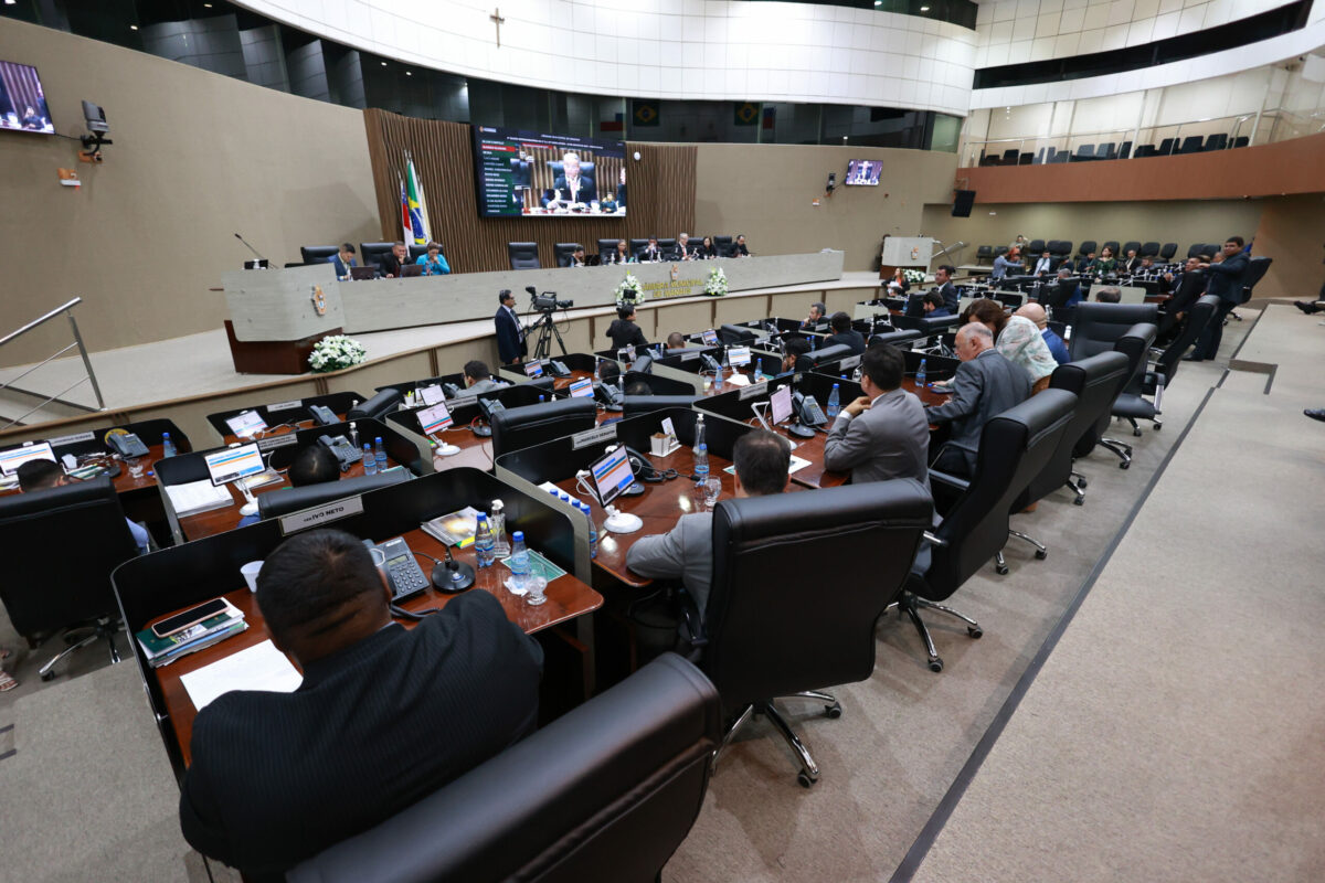A Câmara de Vereadores de Manaus aprovou um reajuste salarial de 4,5% para os funcionários públicos do setor de saúde.
