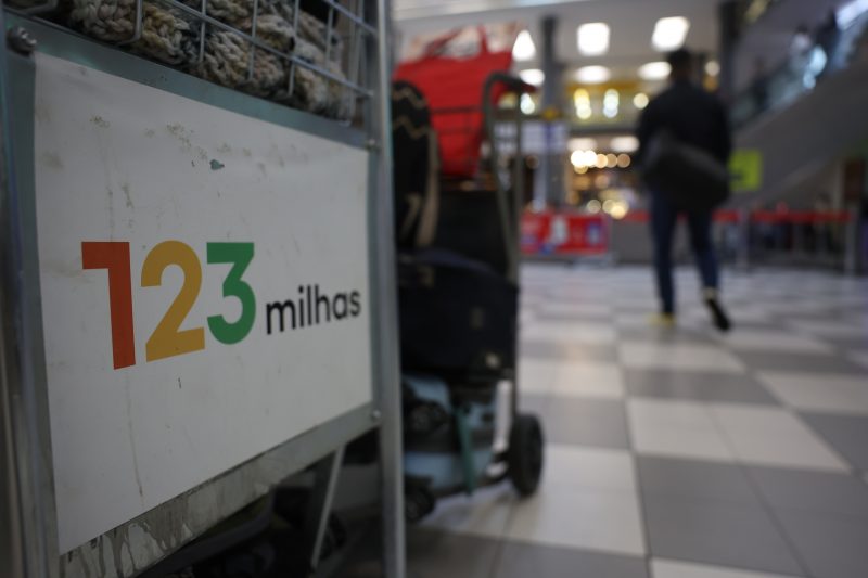 Os irmãos Ramiro Julio e Augusto Julio Soares Madureira, donos das 123milhas, estão proibidos de deixar o país.