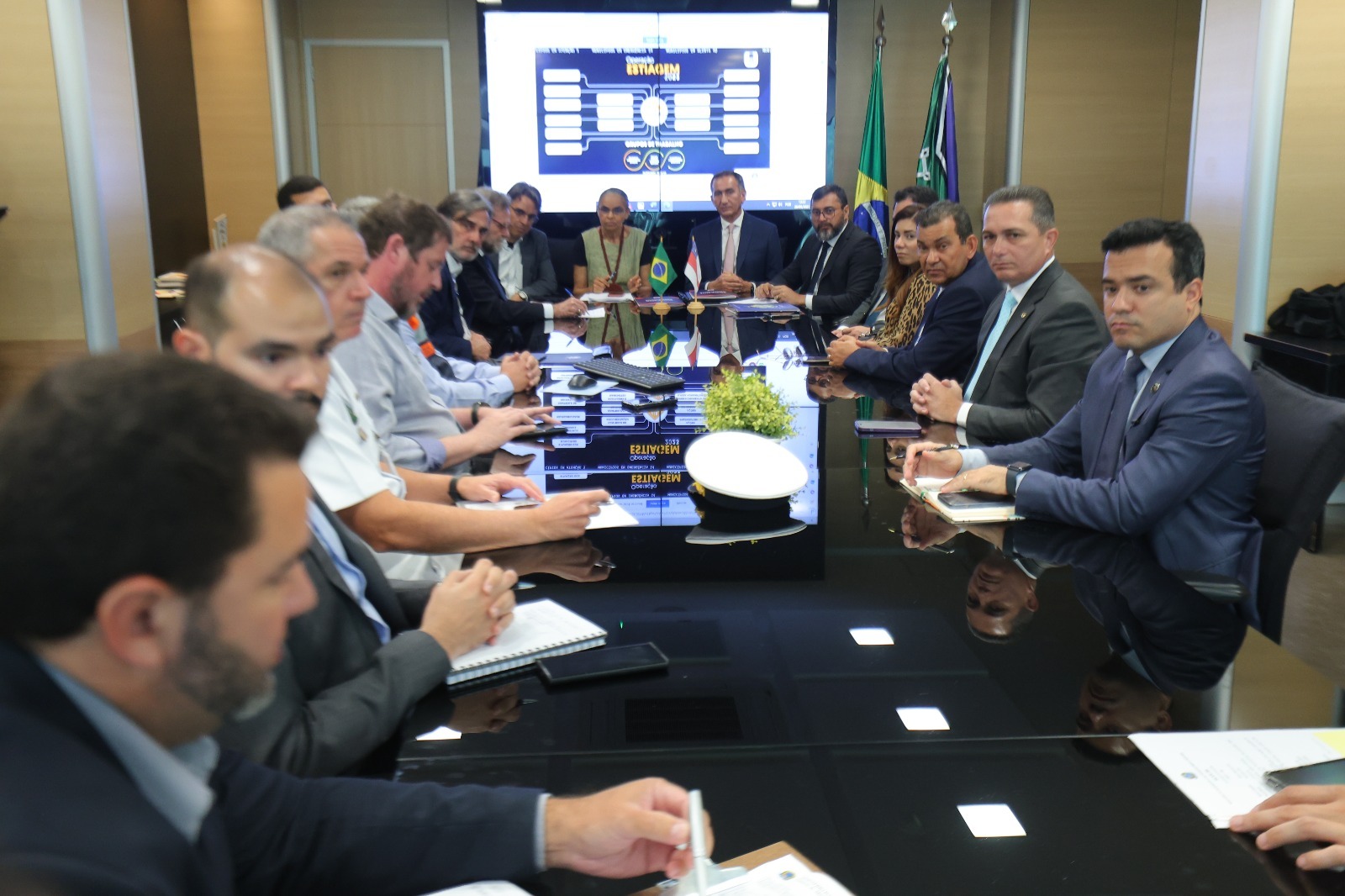 Força-tarefa, definida em reunião em Brasília, reforçará medidas que vêm sendo adotadas pelo Estado, como envio de ajuda humanitária e combate a incêndios