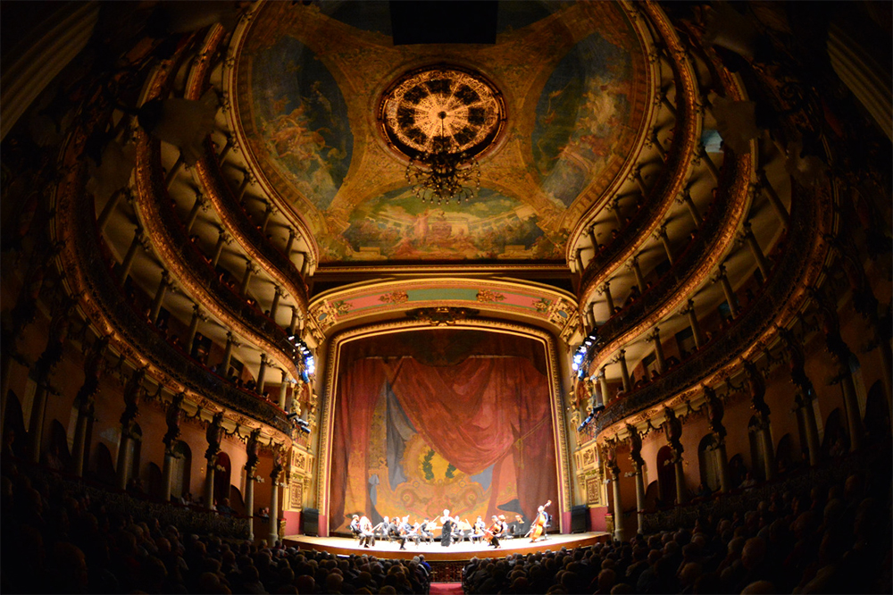 Espetáculos de dança, teatro e música marcam a segunda quinzena de setembro de programação do Teatro Amazonas. Confira programação cultural