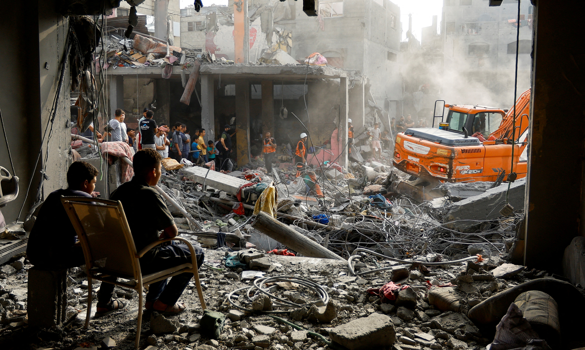 Confrontos em Gaza já deixaram milhares de mortos.