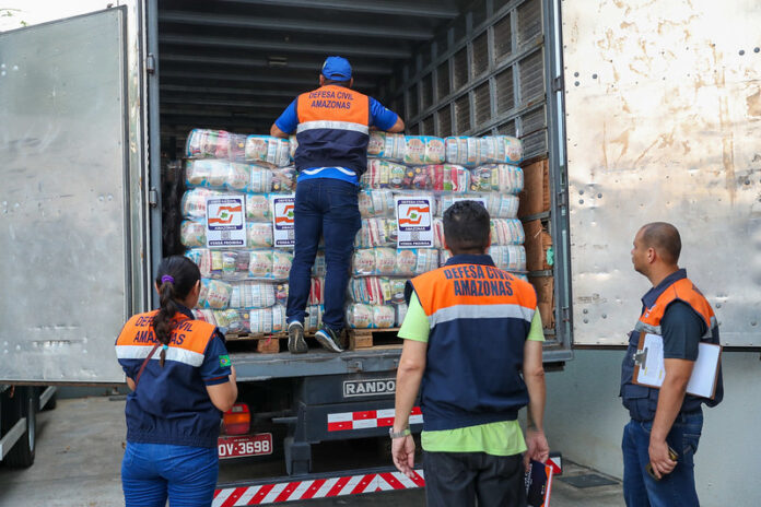 O Governo do Amazonas atingiu da marca de mais de 500 toneladas de alimentos enviados a comunidades isoladas pela estiagem.