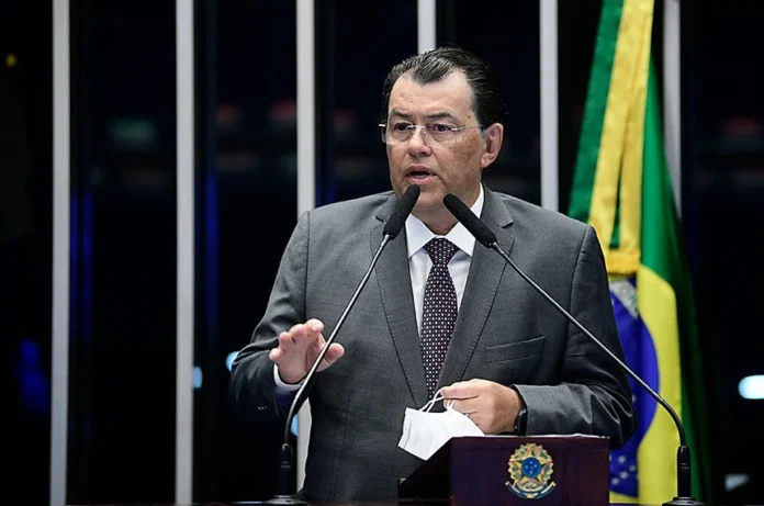 O senador Eduardo Braga (MDB-AM).