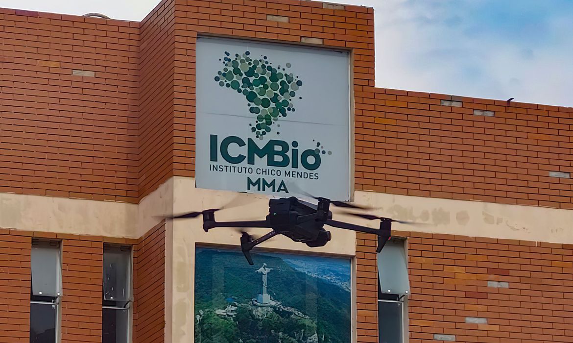 O ICMBio lançou um edital para contratar 98 analistas ambientais, com a possibilidade de formar um cadastro reserva.