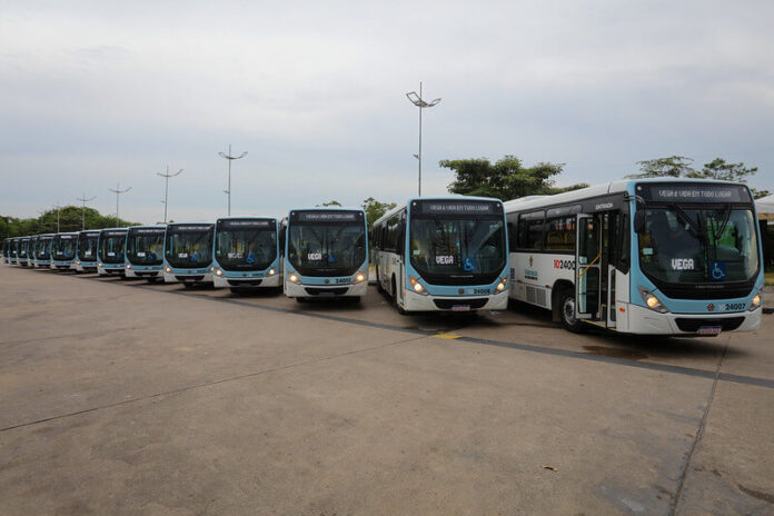 A renovação da frota de ônibus de Manaus resultou em um índice de eficiência de viagens de transporte coletivo de 99,5%.