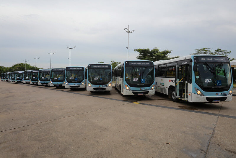 A renovação da frota de ônibus de Manaus resultou em um índice de eficiência de viagens de transporte coletivo de 99,5%.