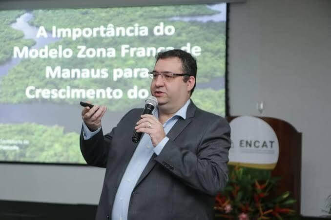 Alex Del Giglio calcula em até 500 milhões as perdas do Amazonas com a estiagem