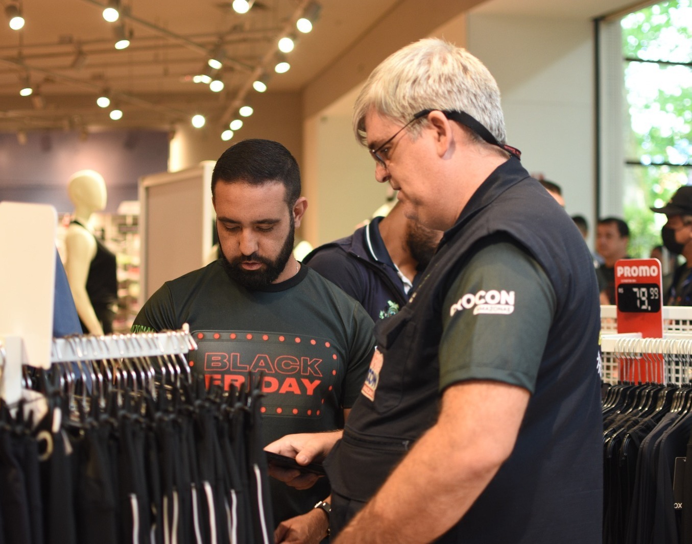 Com a “Black Friday” o Instituto de Defesa do Consumidor (c) dá dicas para o consumidor realizar boas compras e evitar problemas no orçamento. 