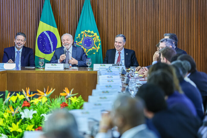 Lula na reunião que estabeleceu a Comissão Nacional do G20, em Brasília.