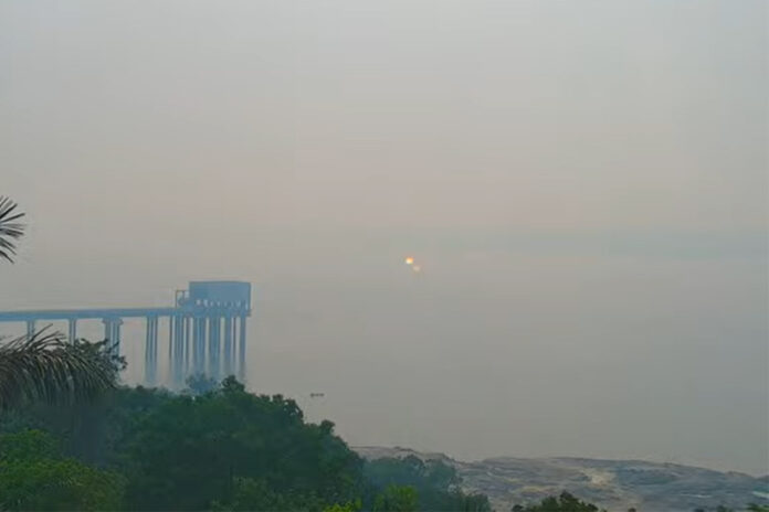 Manaus continua coberta por fumaça de queimadas pelo sexto dia consecutivo, com a qualidade do ar considerada 