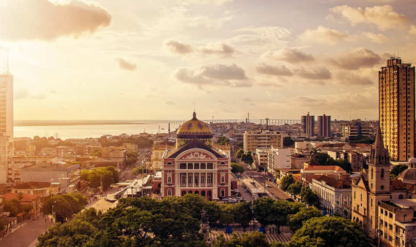Escolha sua hospedagem e conheça Manaus