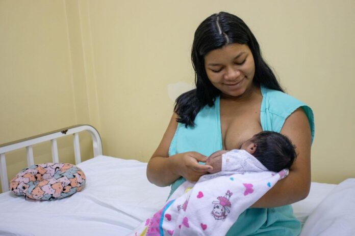 O Posto de Coleta de Leite materno na maternidade Dr. Moura Tapajóz, enfrenta uma crise com o menor número de doadoras ativas.