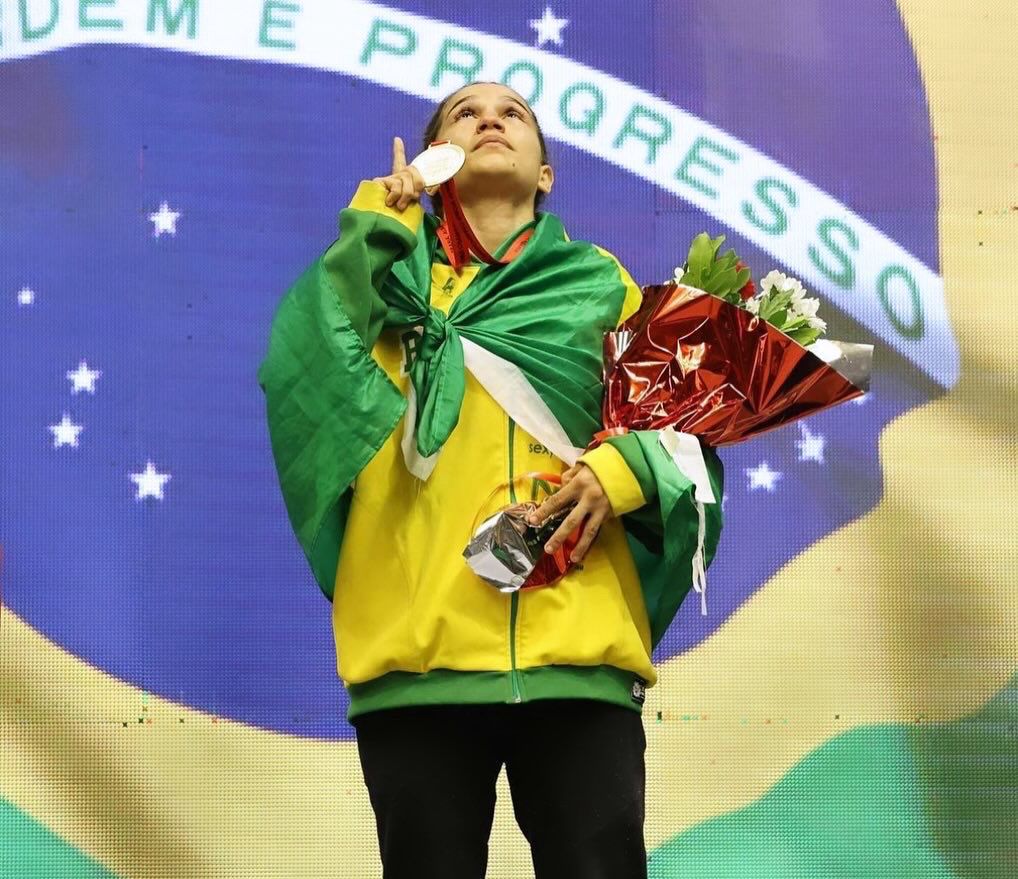 Com o apoio do Governo do Amazonas, a atleta de Benjamin Constant fez história na competição realizada na Albânia, vencendo por decisão unânime na categoria Peso Palha.